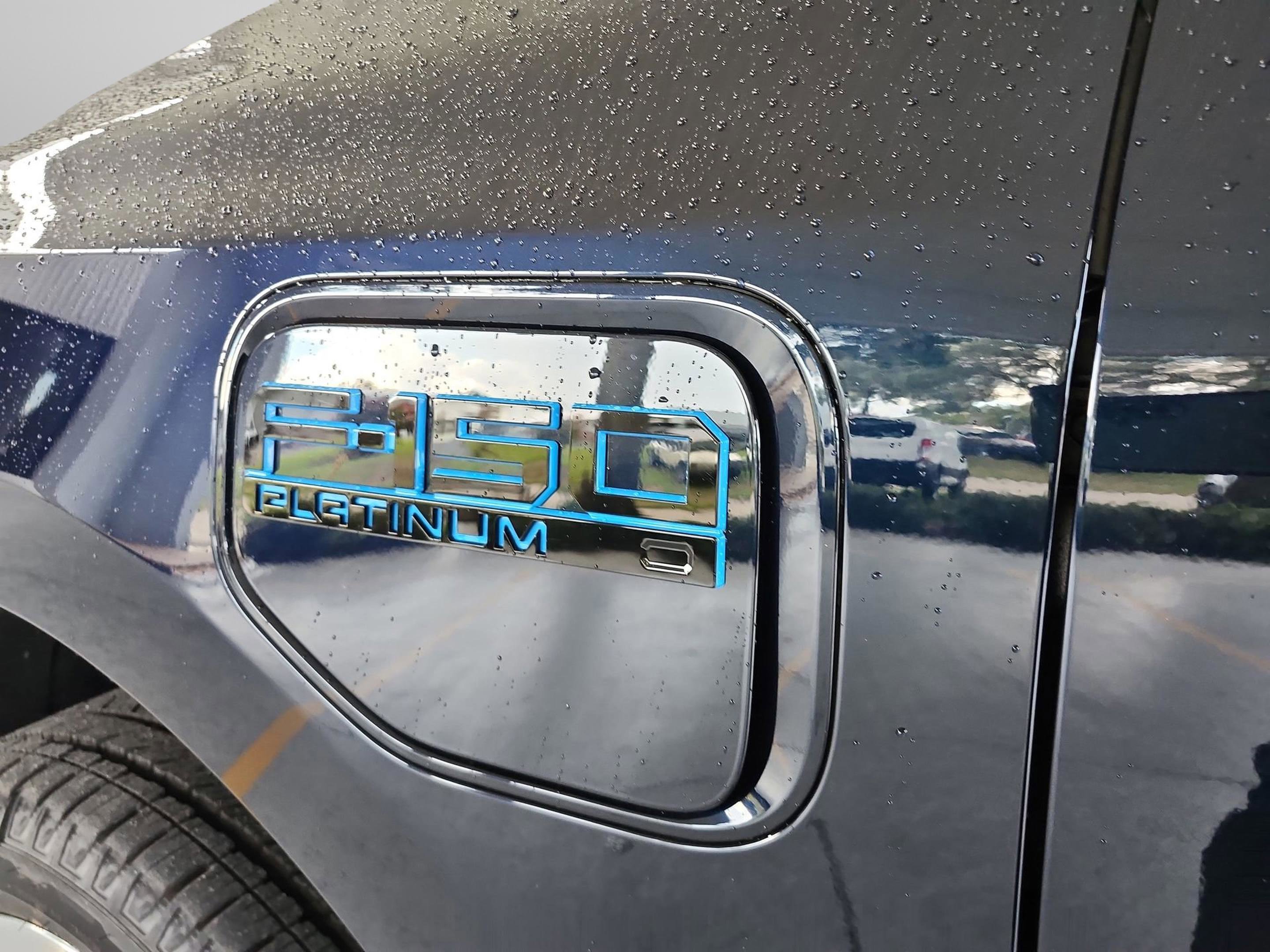 New 2025 Ford F150 Lightning Platinum AWD/4WD image 22