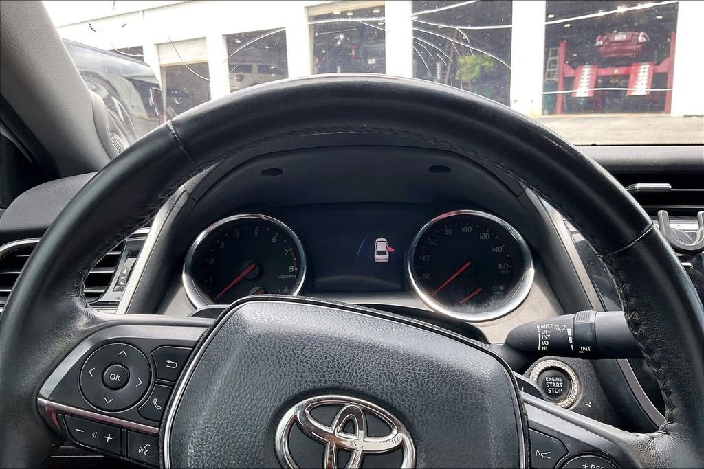 Used 2020 Toyota Camry XSE w/ Navigation Package FWD image 17
