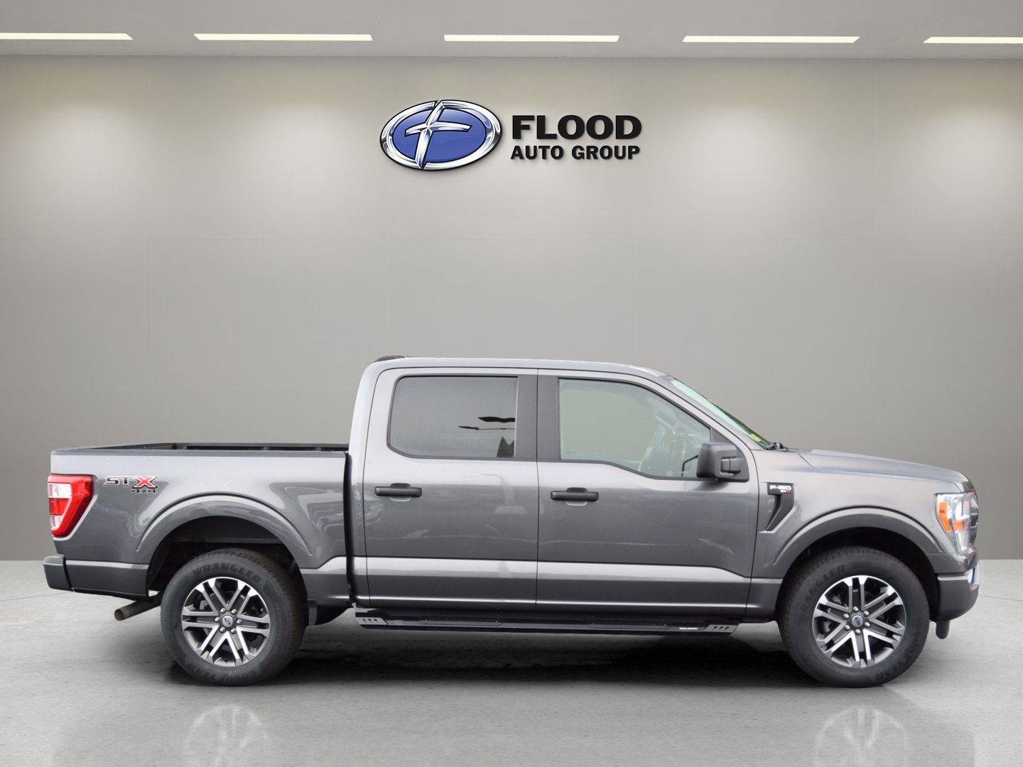 Certified 2022 Ford F150 XL w/ STX Appearance Package AWD/4WD image 3
