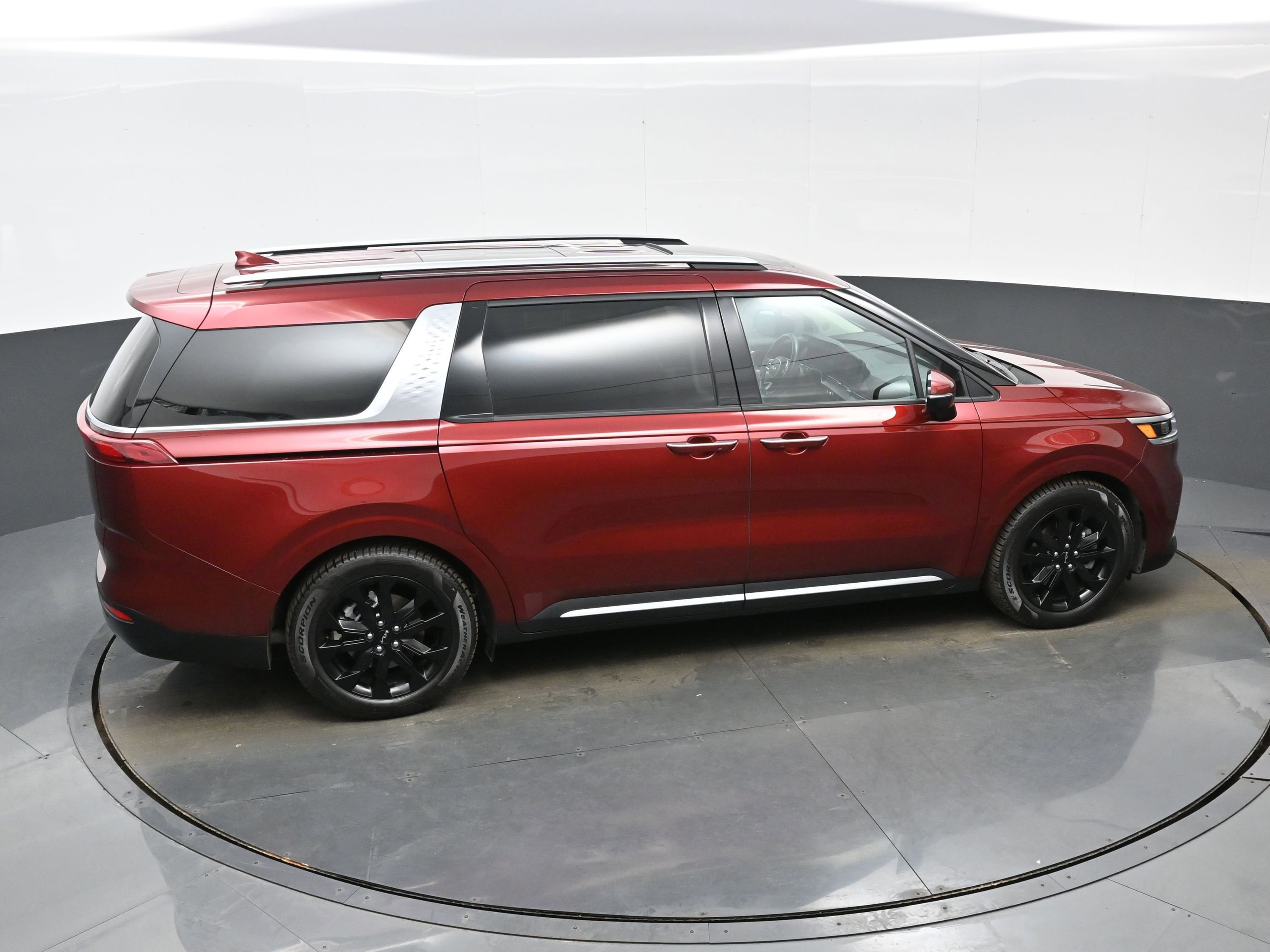 Used 2022 Kia Carnival SX Prestige image 41