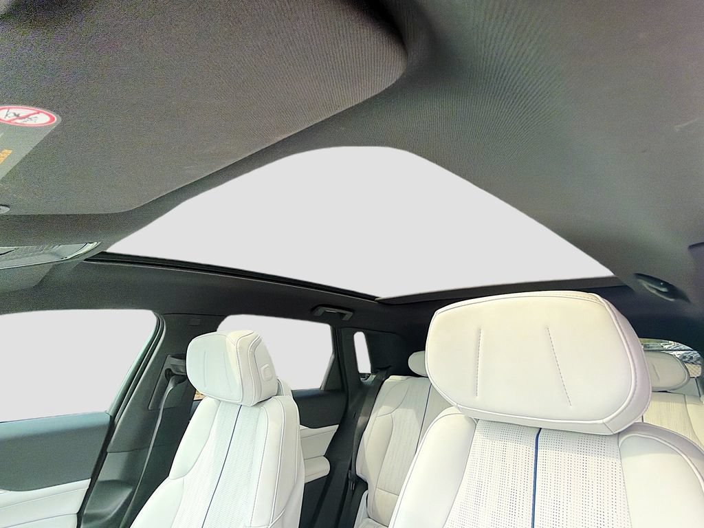 Used 2024 Cadillac Lyriq Sport RWD image 25