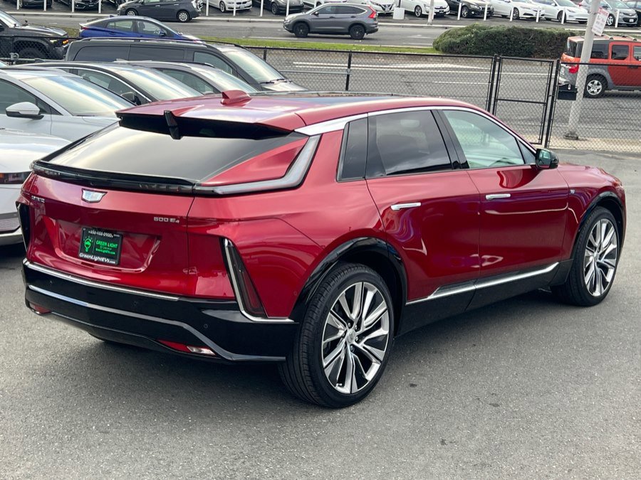 Used 2024 Cadillac Lyriq Luxury w/ LPO, Floor Liner Package image 5