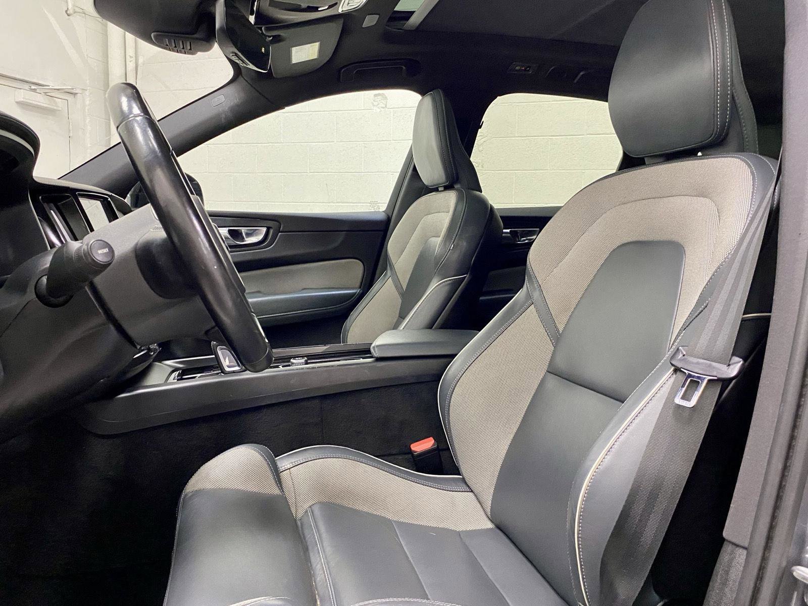 Used 2021 Volvo XC60 T8 R-Design w/ Advanced Package AWD/4WD image 14