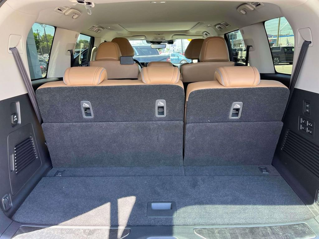 Used 2025 INFINITI QX80 Sensory AWD/4WD image 18