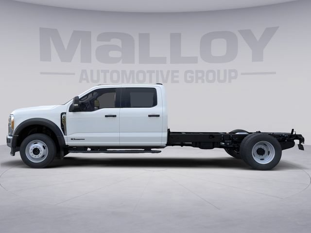 New 2026 Ford F550 4x4 Crew Cab image 3