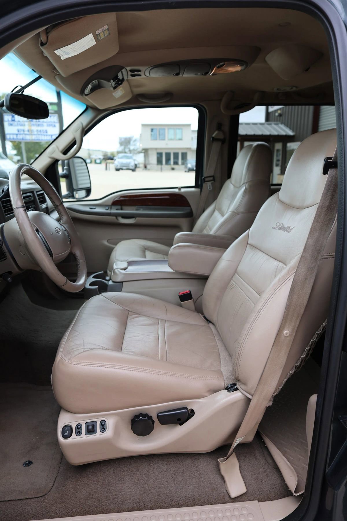 Used 2000 Ford Excursion Limited image 25