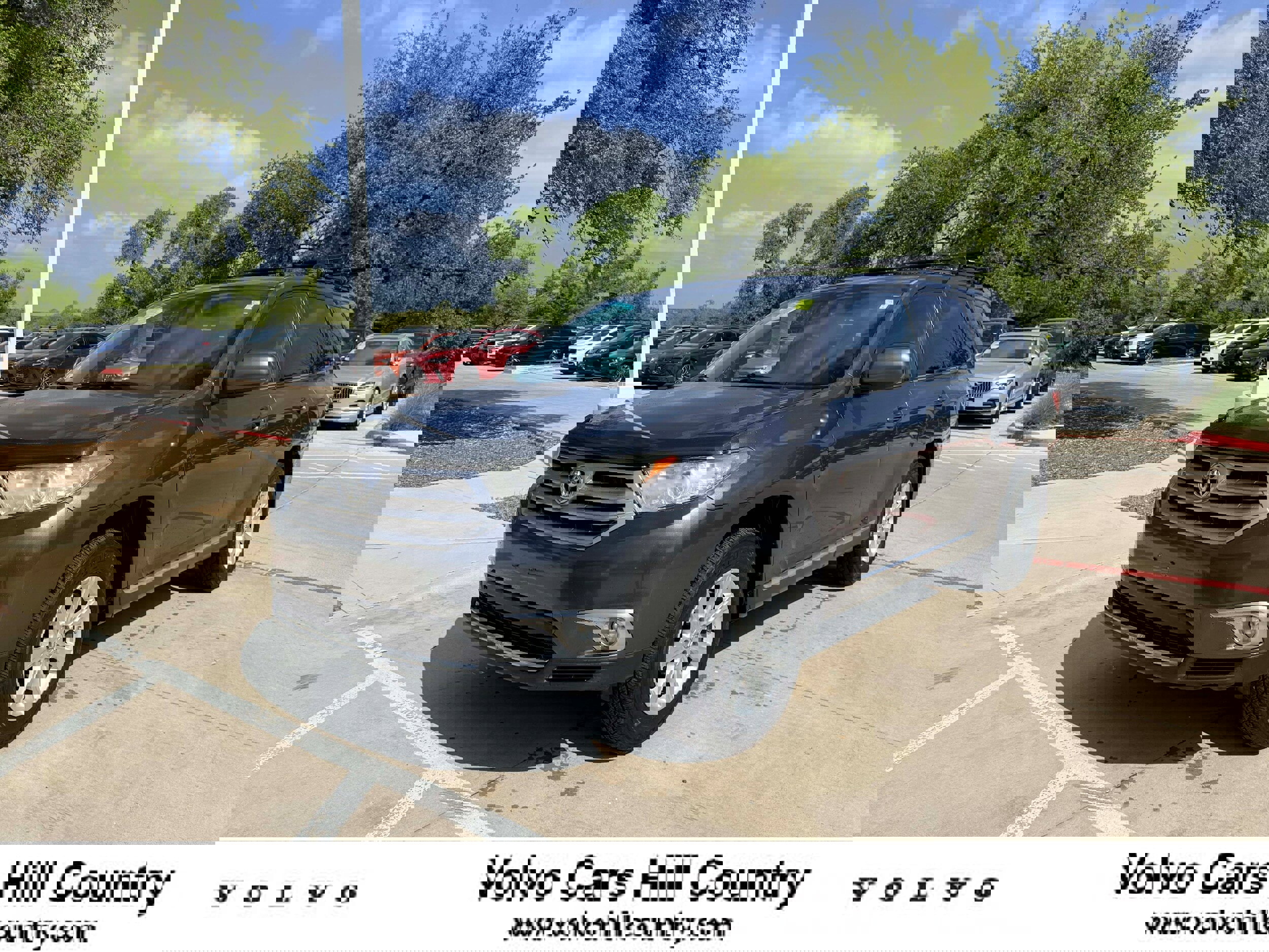 Used 2011 Toyota Highlander SE w/ Tow Pkg AWD/4WD image 1