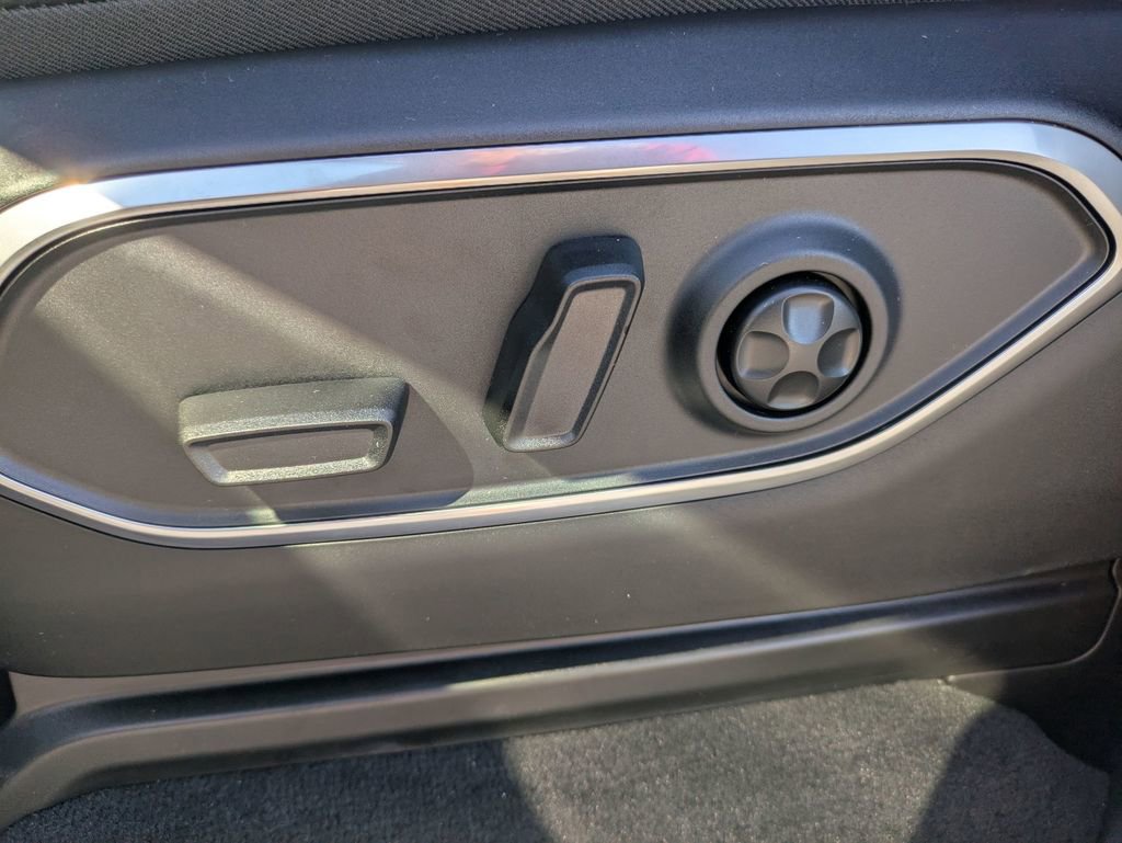 New 2025 Jeep Wagoneer L Series II image 17