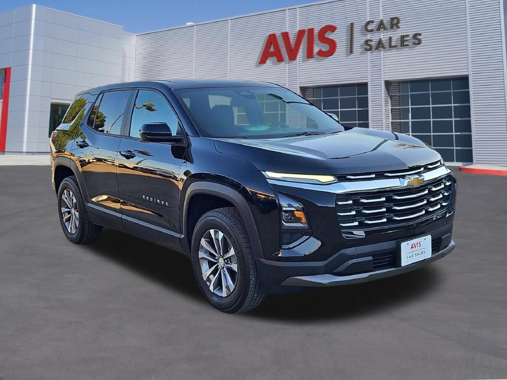 Used 2026 Chevrolet Equinox LT FWD image 3