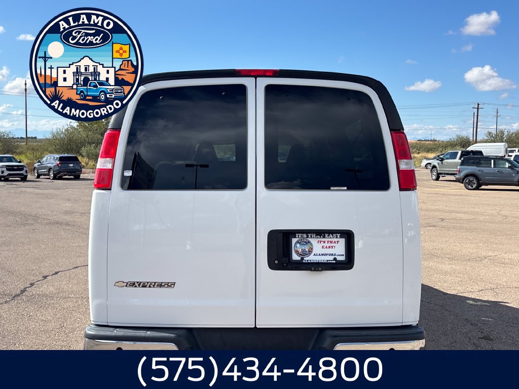 Used 2022 Chevrolet Express 3500 LT w/ LT Preferred Equipment Group RWD image 4