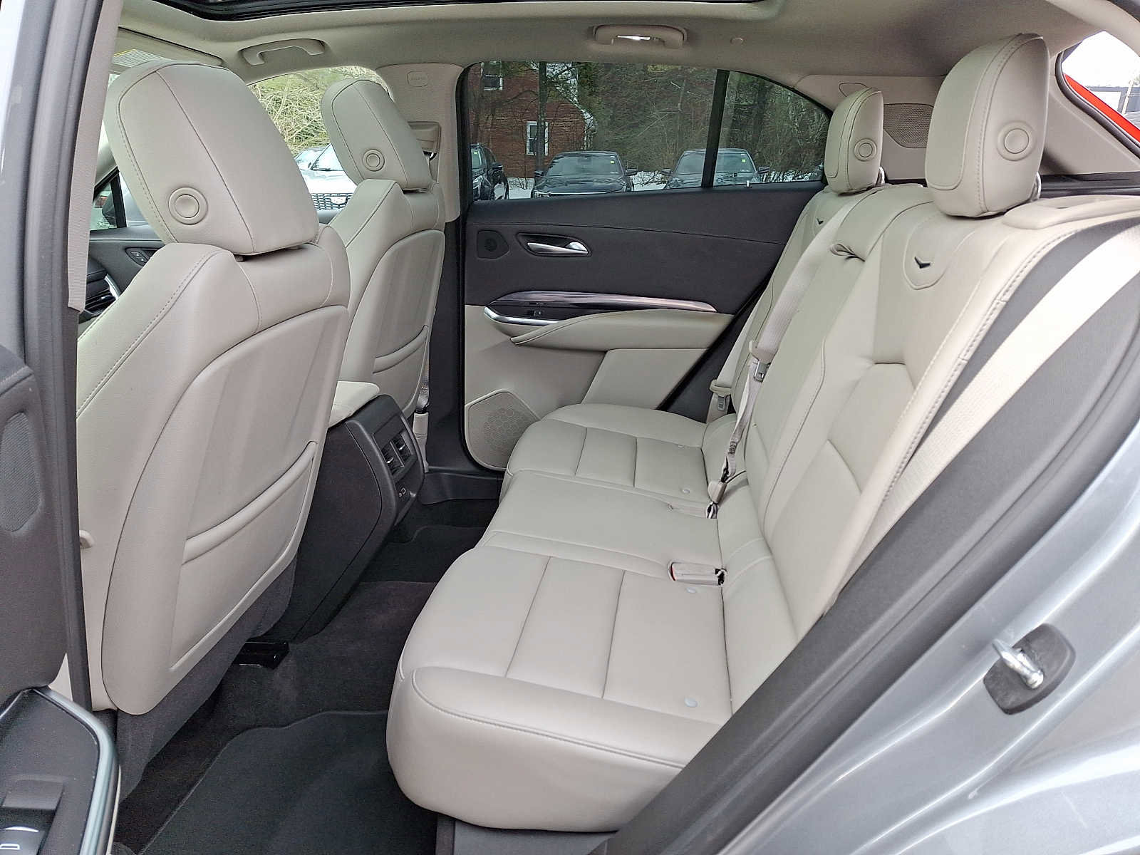 Certified 2023 Cadillac XT4 Luxury w/ Cold Weather Package image 23