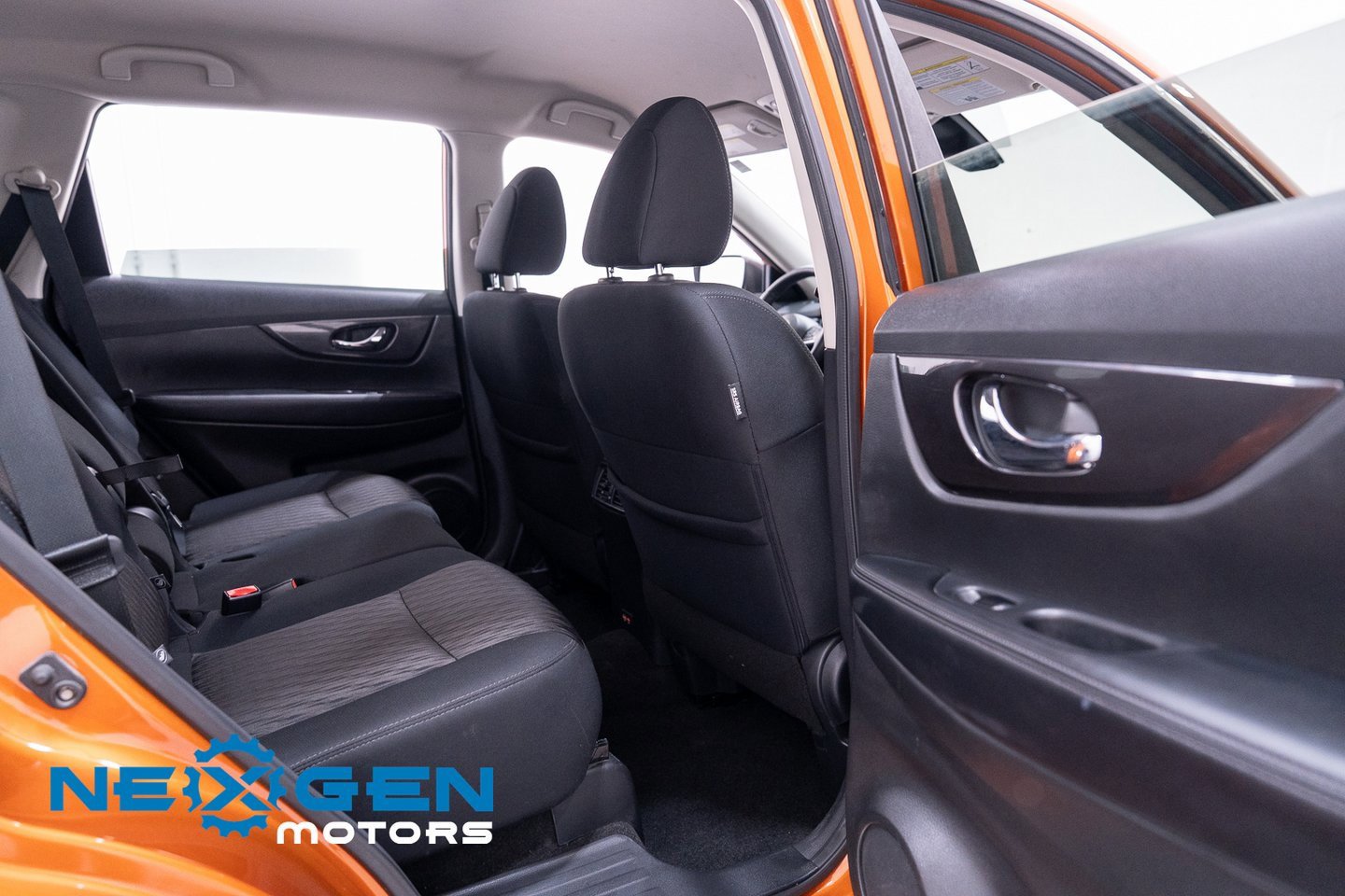 Used 2020 Nissan Rogue SV w/ Premium Package image 42