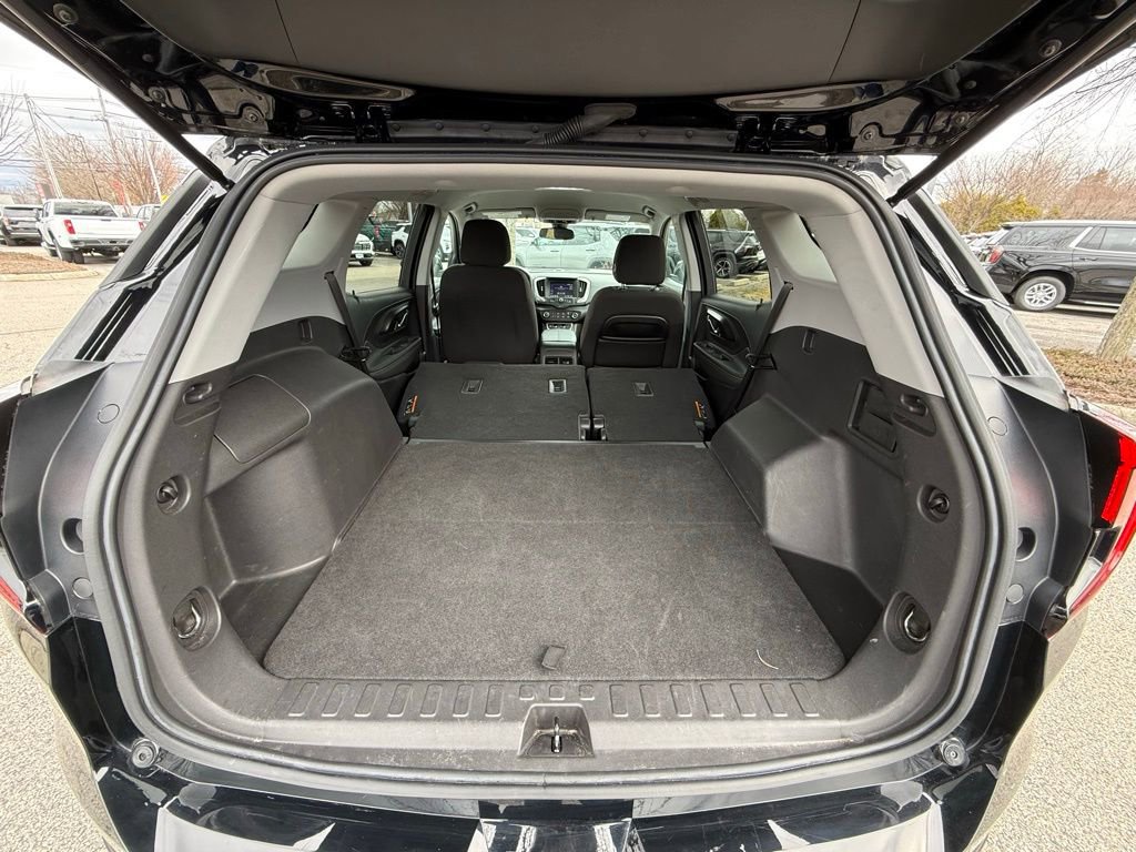 Used 2024 GMC Terrain SLE image 29