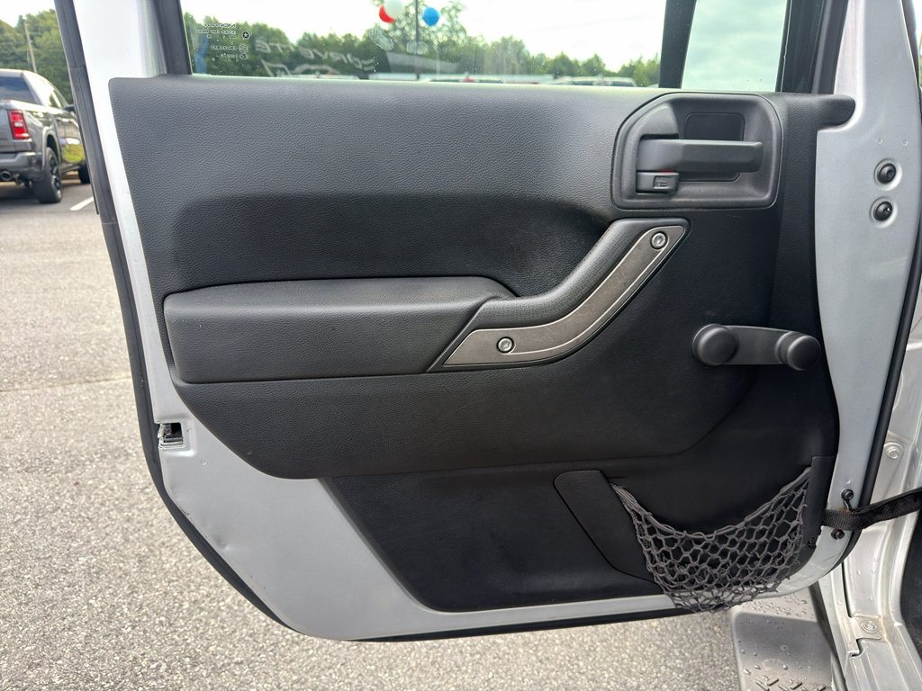 Used 2012 Jeep Wrangler Unlimited Sport AWD/4WD image 27