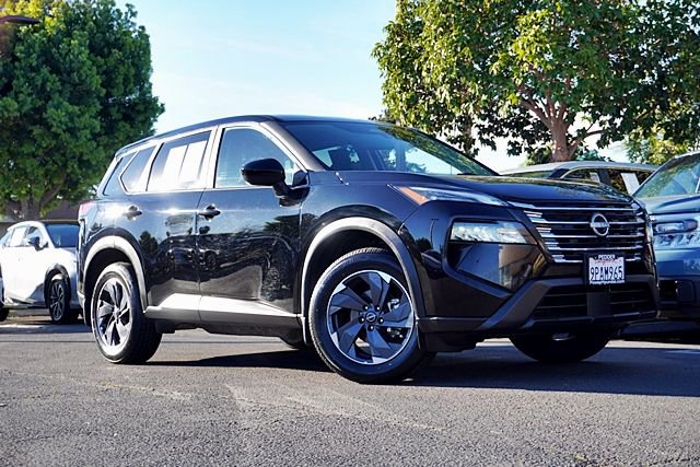 Used 2024 Nissan Rogue SV FWD image 2