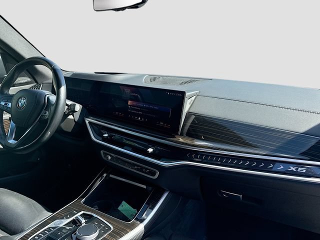 Used 2025 BMW X5 xDrive50e AWD/4WD image 32