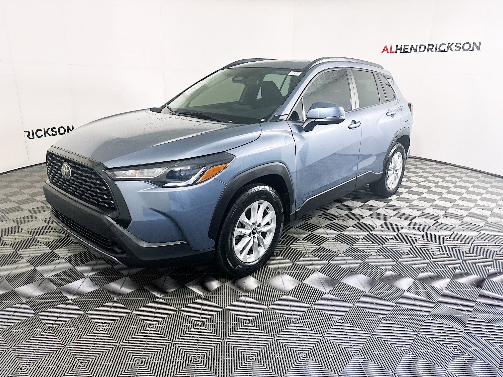 Used 2023 Toyota Corolla Cross LE image 7