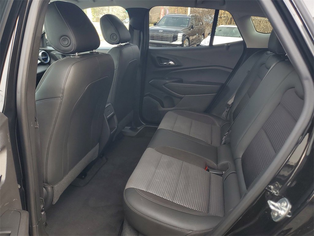 Used 2025 Chevrolet Trax LT image 23
