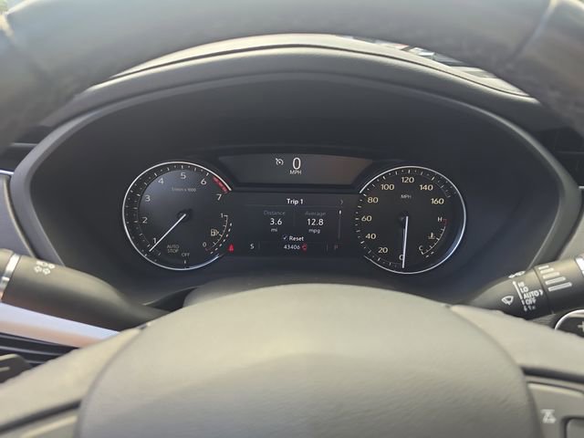 Used 2022 Cadillac XT4 Premium Luxury w/ Enhanced Visibility Package image 22