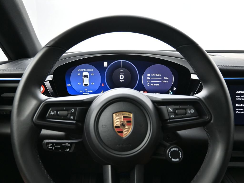 Certified 2024 Porsche Macan 4 Electric image 7