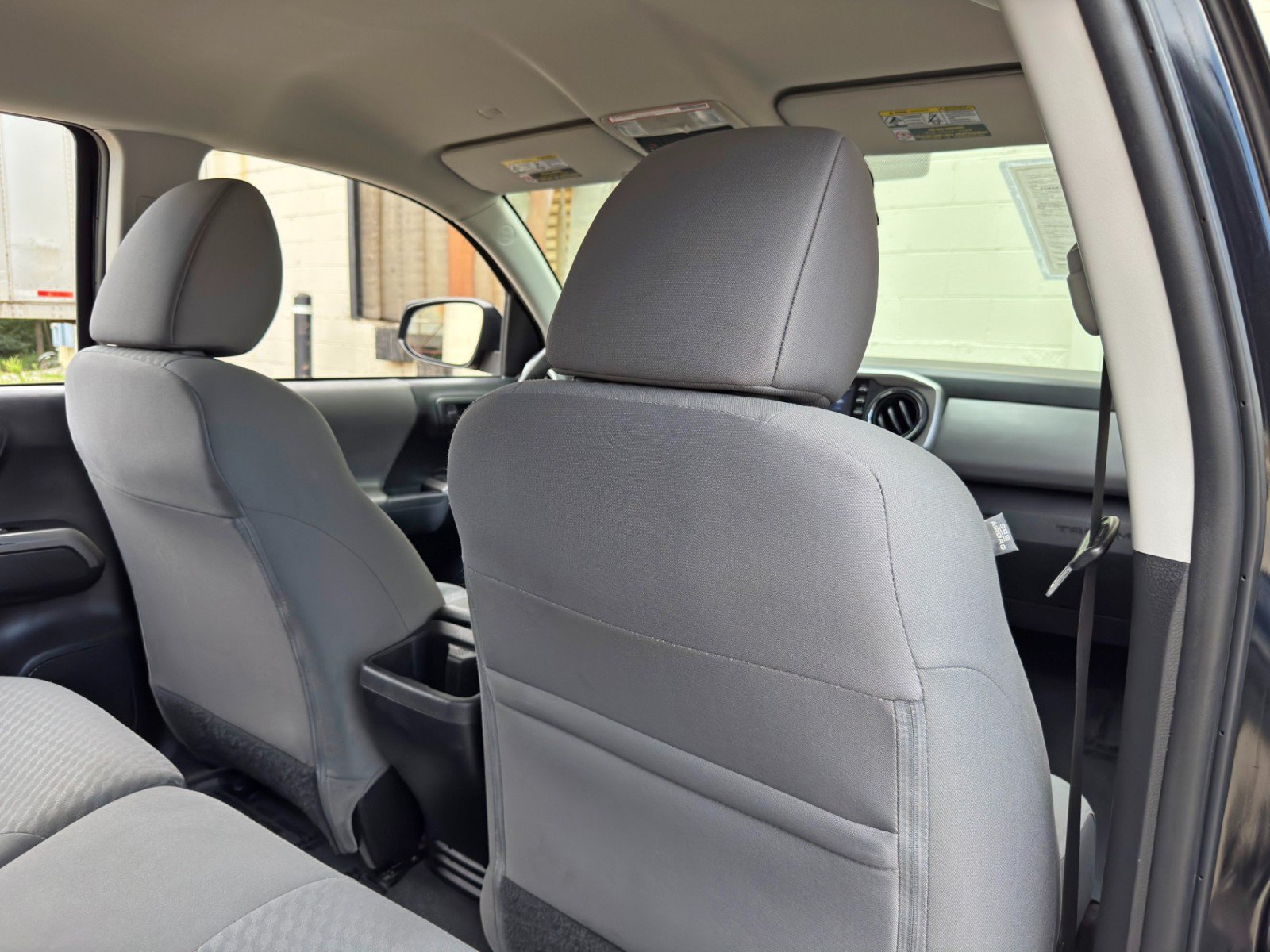 Used 2022 Toyota Tacoma SR5 RWD image 30