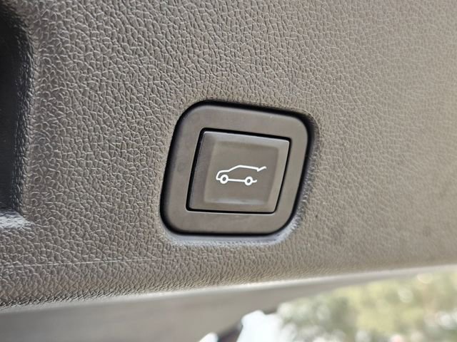 Used 2024 GMC Acadia Elevation image 29