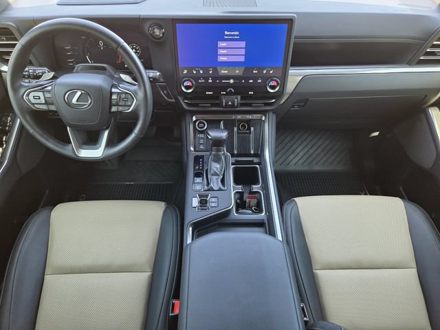 Used 2025 Lexus GX 550 AWD/4WD image 23