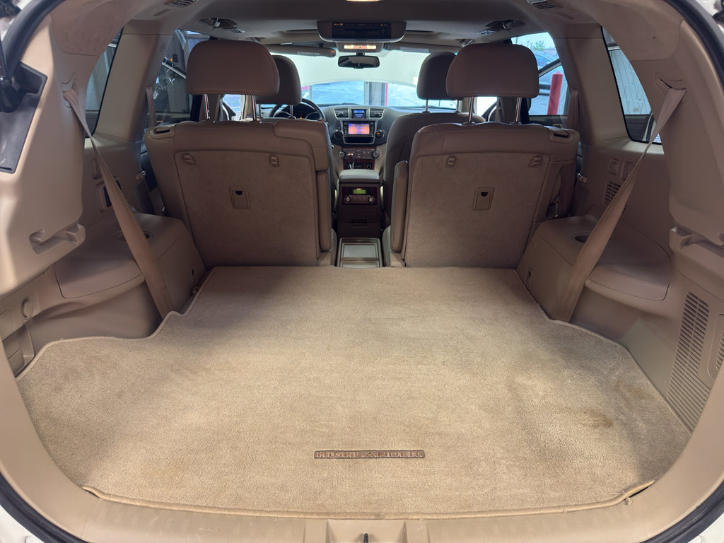 Used 2013 Toyota Highlander Limited AWD/4WD image 31
