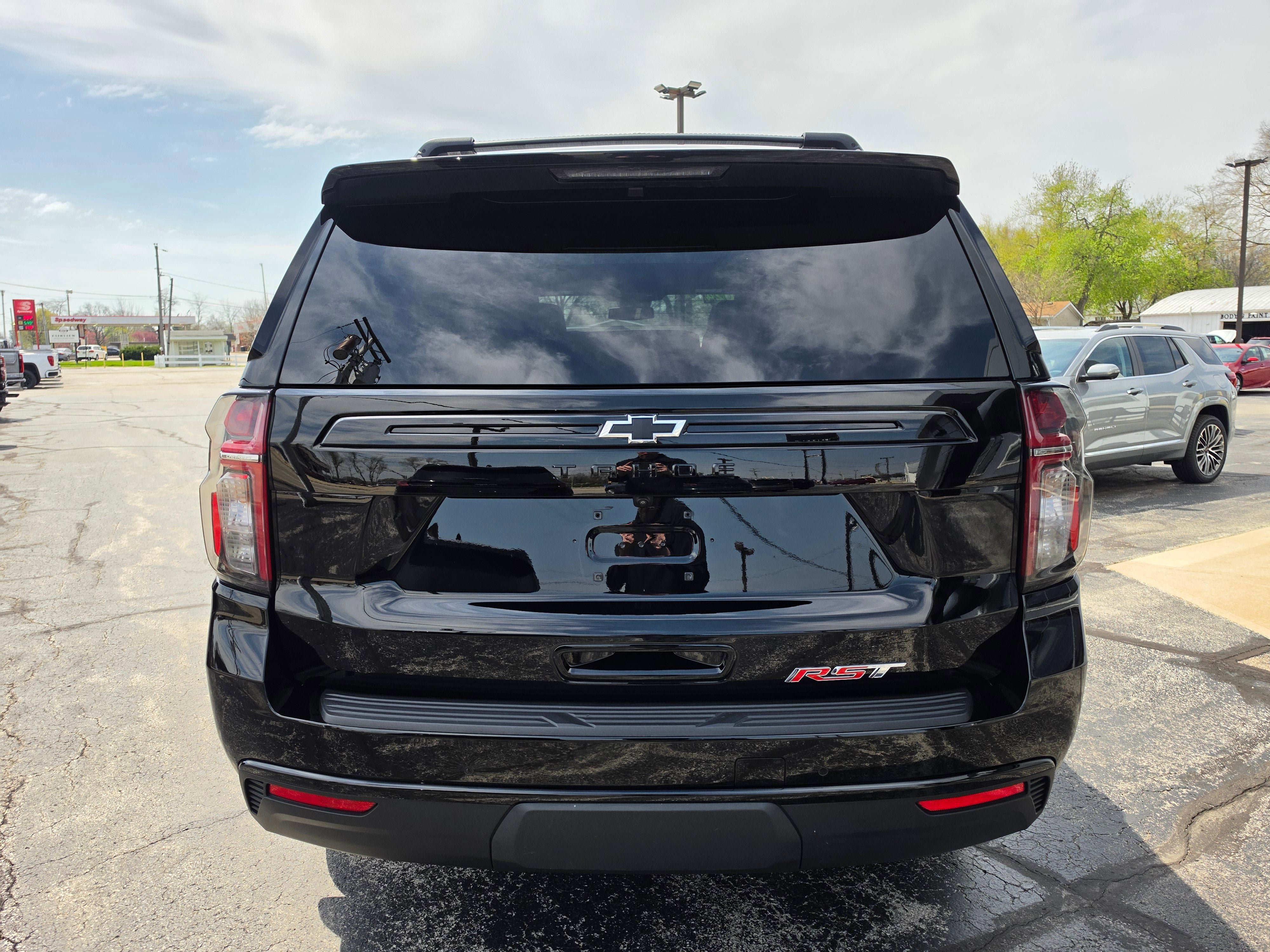 Used 2024 Chevrolet Tahoe RST w/ Luxury Package AWD/4WD image 5