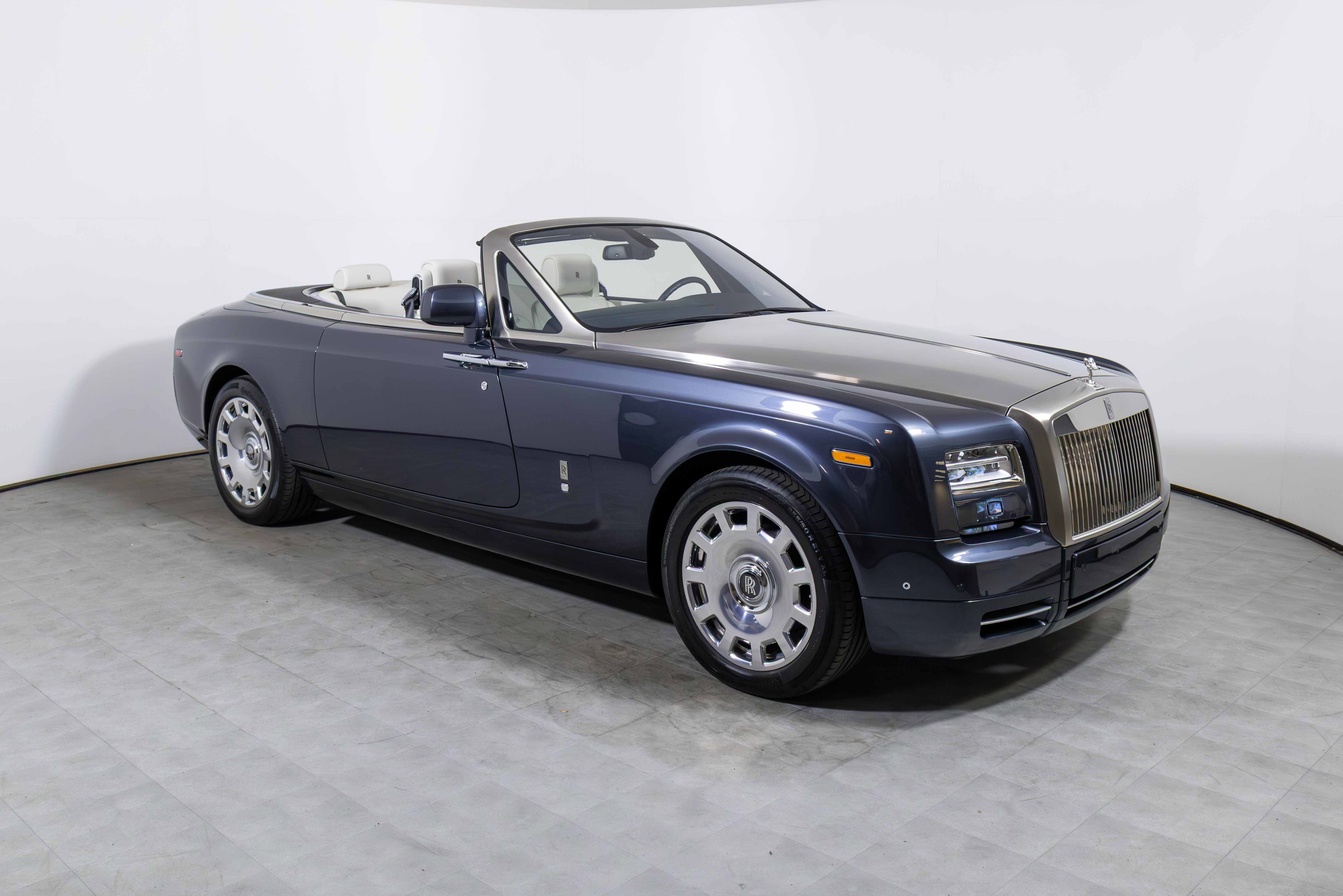 Used 2013 Rolls-Royce Phantom Drophead Coupe image 3