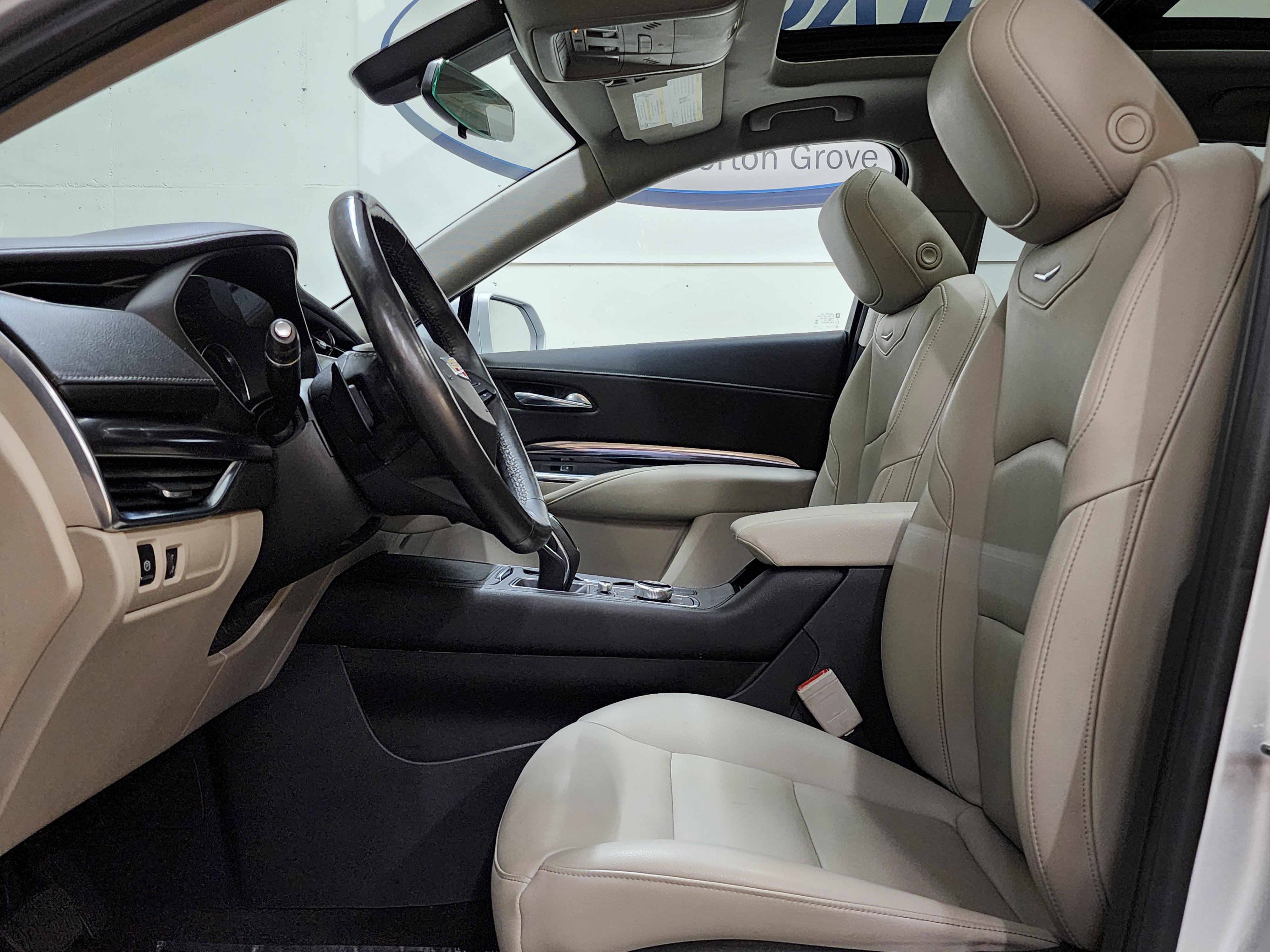 Used 2019 Cadillac XT4 Luxury AWD/4WD image 14