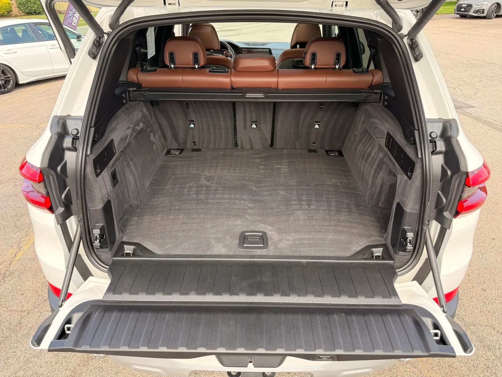 Used 2023 BMW X5 xDrive40i w/ Luxury Seating Package AWD/4WD image 23