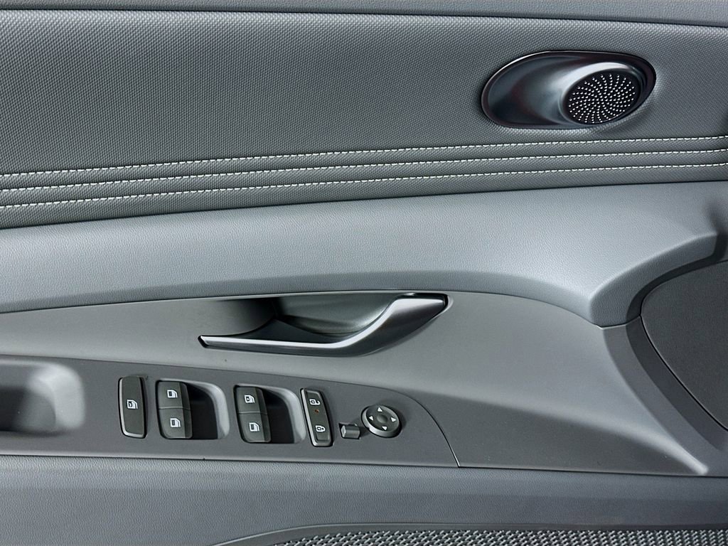 New 2025 Hyundai Elantra Sport w/ Cargo Package image 18