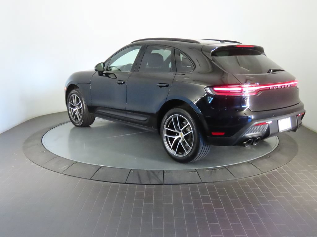 Certified 2026 Porsche Macan AWD/4WD image 3