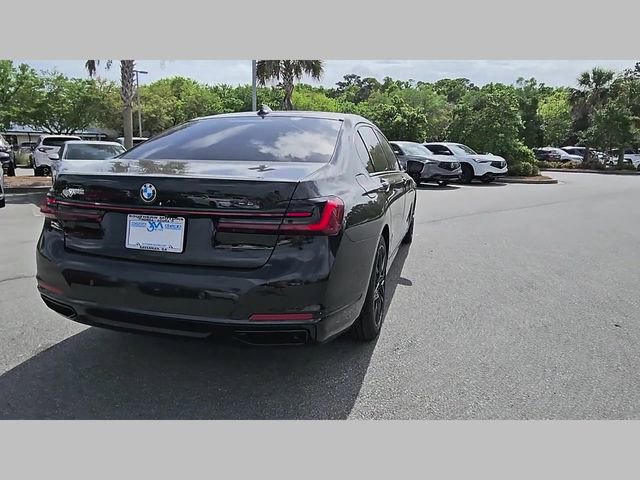 Used 2022 BMW 740i w/ Premium Package RWD image 24