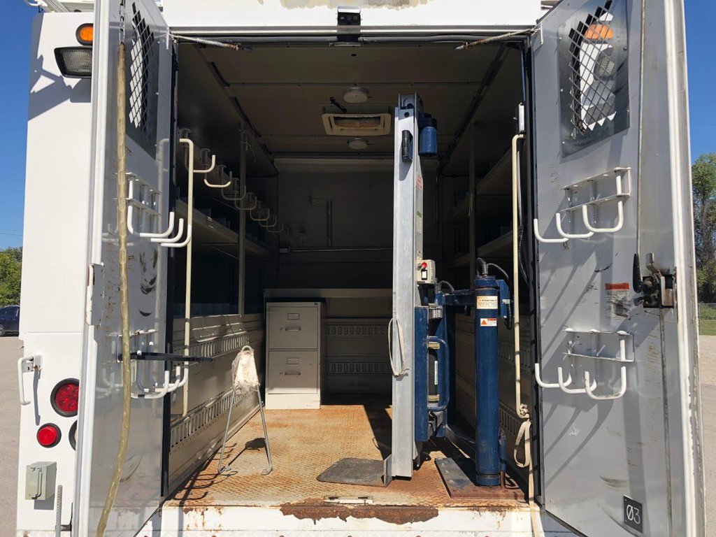 Used 2014 Ford F550 2WD Regular Cab Super Duty image 14