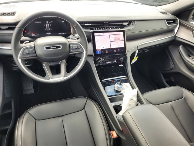 New 2025 Jeep Grand Cherokee Limited image 8