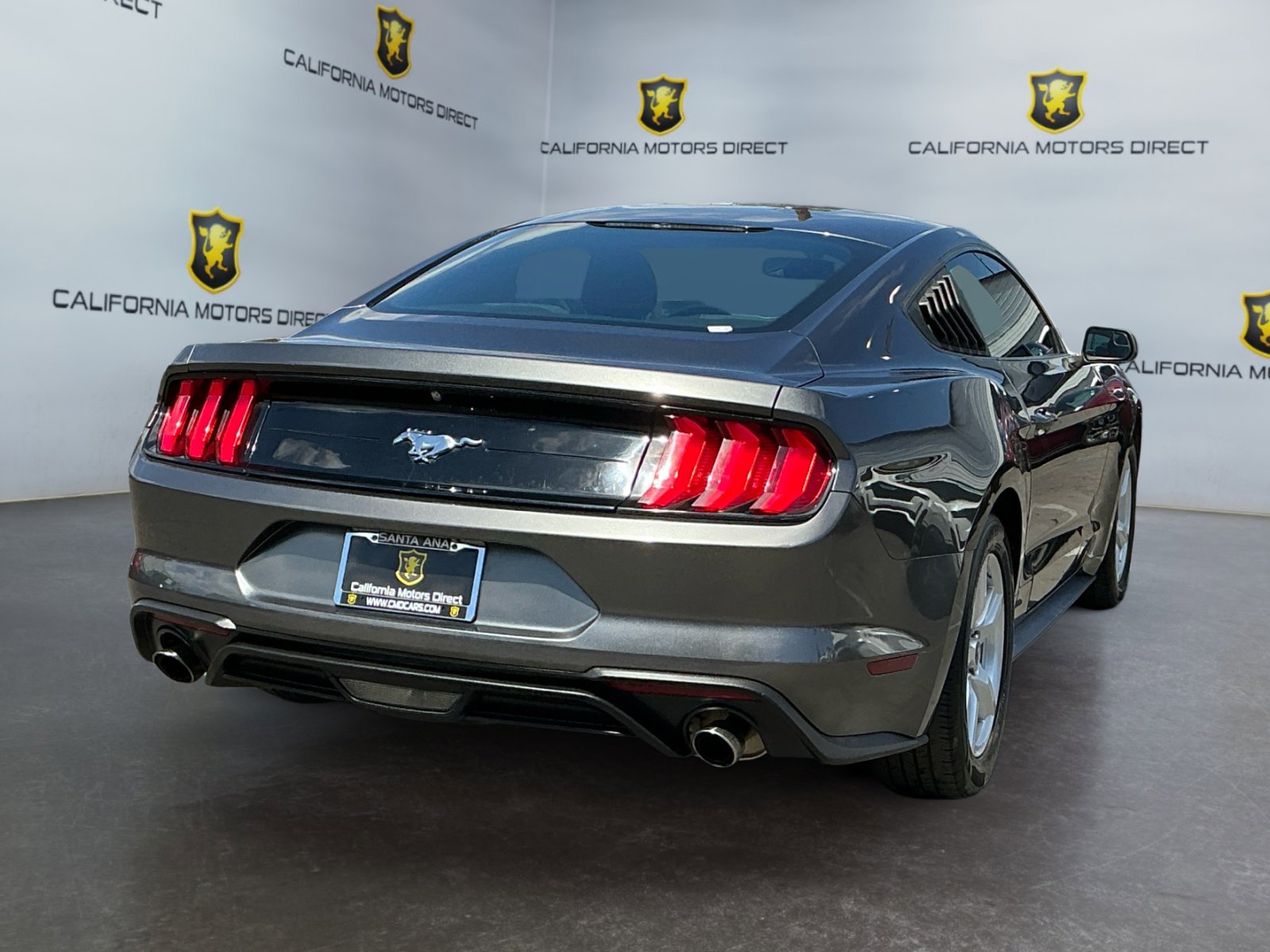 Used 2018 Ford Mustang Coupe RWD image 5