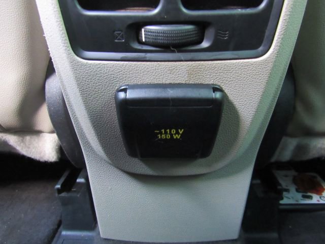 Used 2017 Ford C-MAX Titanium w/ Equipment Group 301A image 30