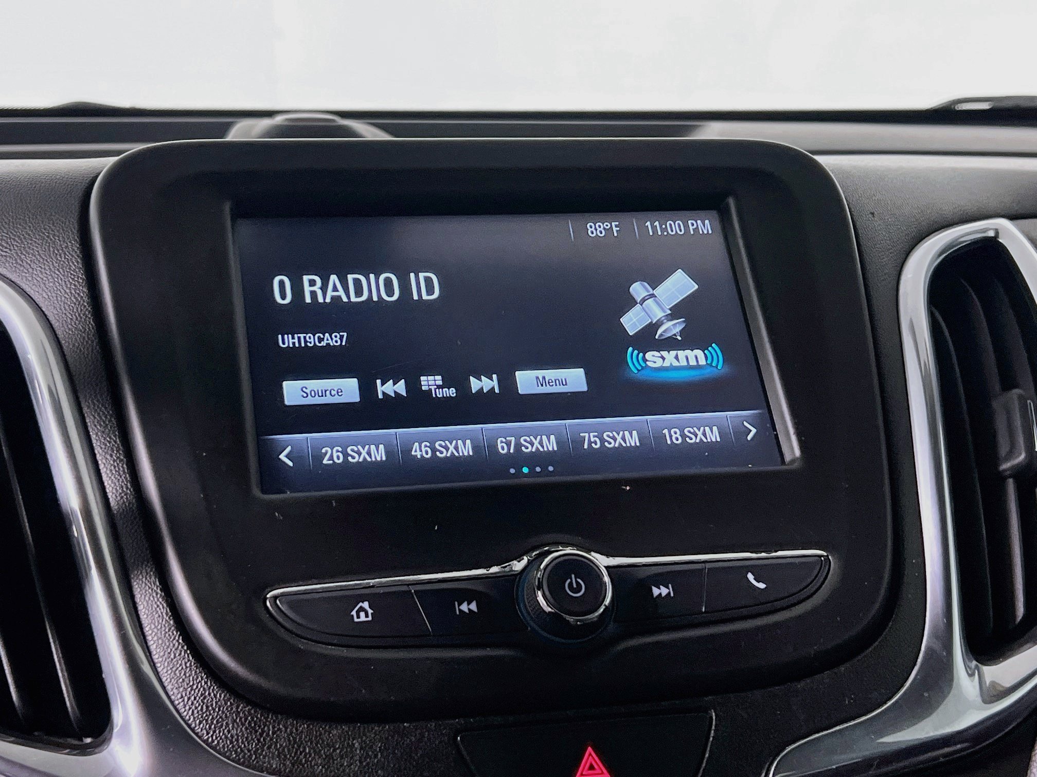 Used 2018 Chevrolet Equinox LT FWD image 27