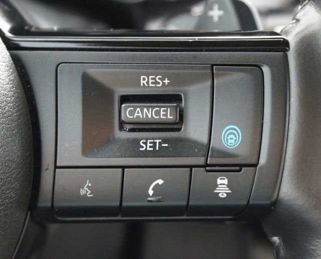 Used 2024 Nissan Pathfinder SL image 9