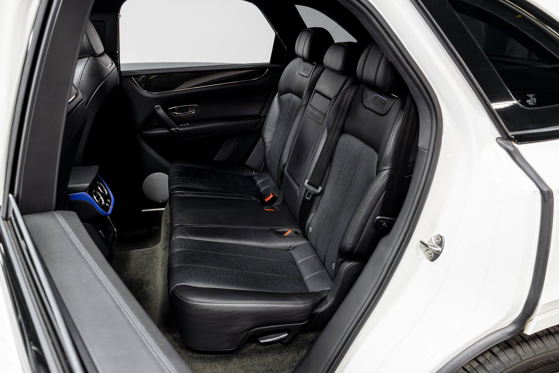 Used 2020 Bentley Bentayga Design Series image 34