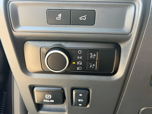 Used 2024 Ford Expedition XLT AWD/4WD image 24