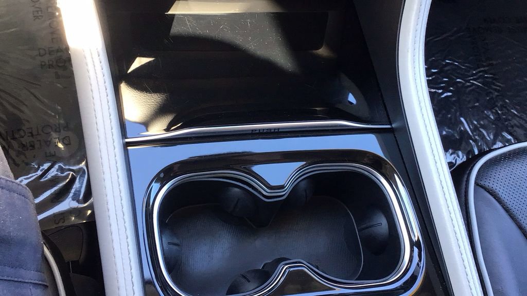 Used 2023 Chrysler Pacifica Limited image 28