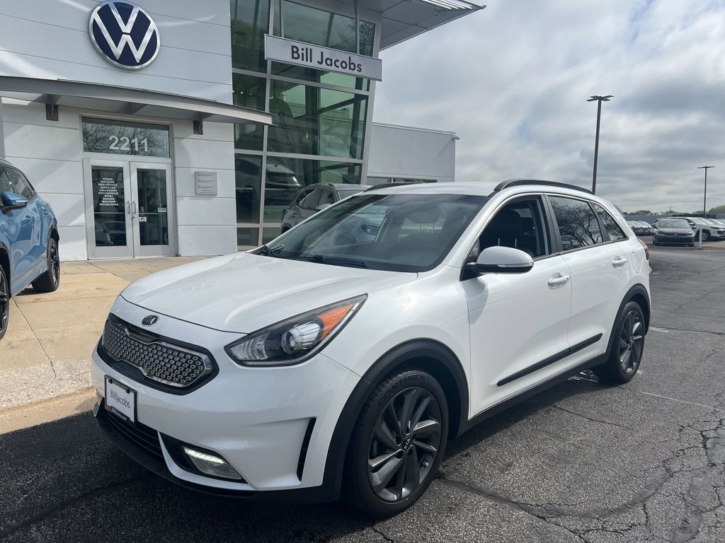 Used 2017 Kia Niro EX FWD image 2