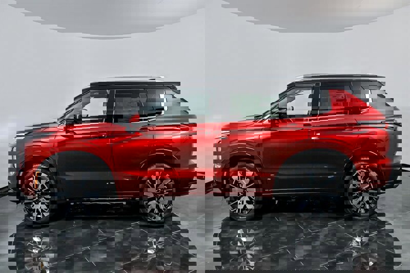 New 2025 Mitsubishi Outlander SEL image 6