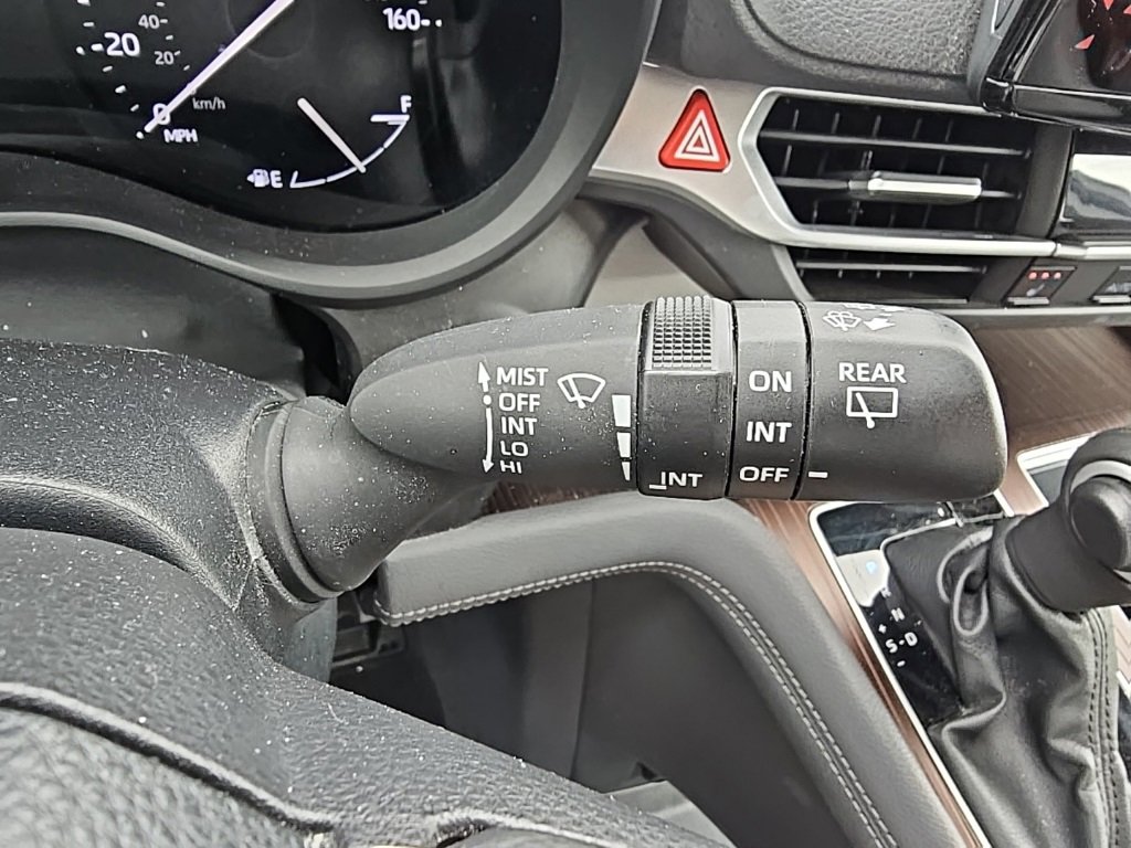 Used 2024 Toyota Sienna XLE image 12