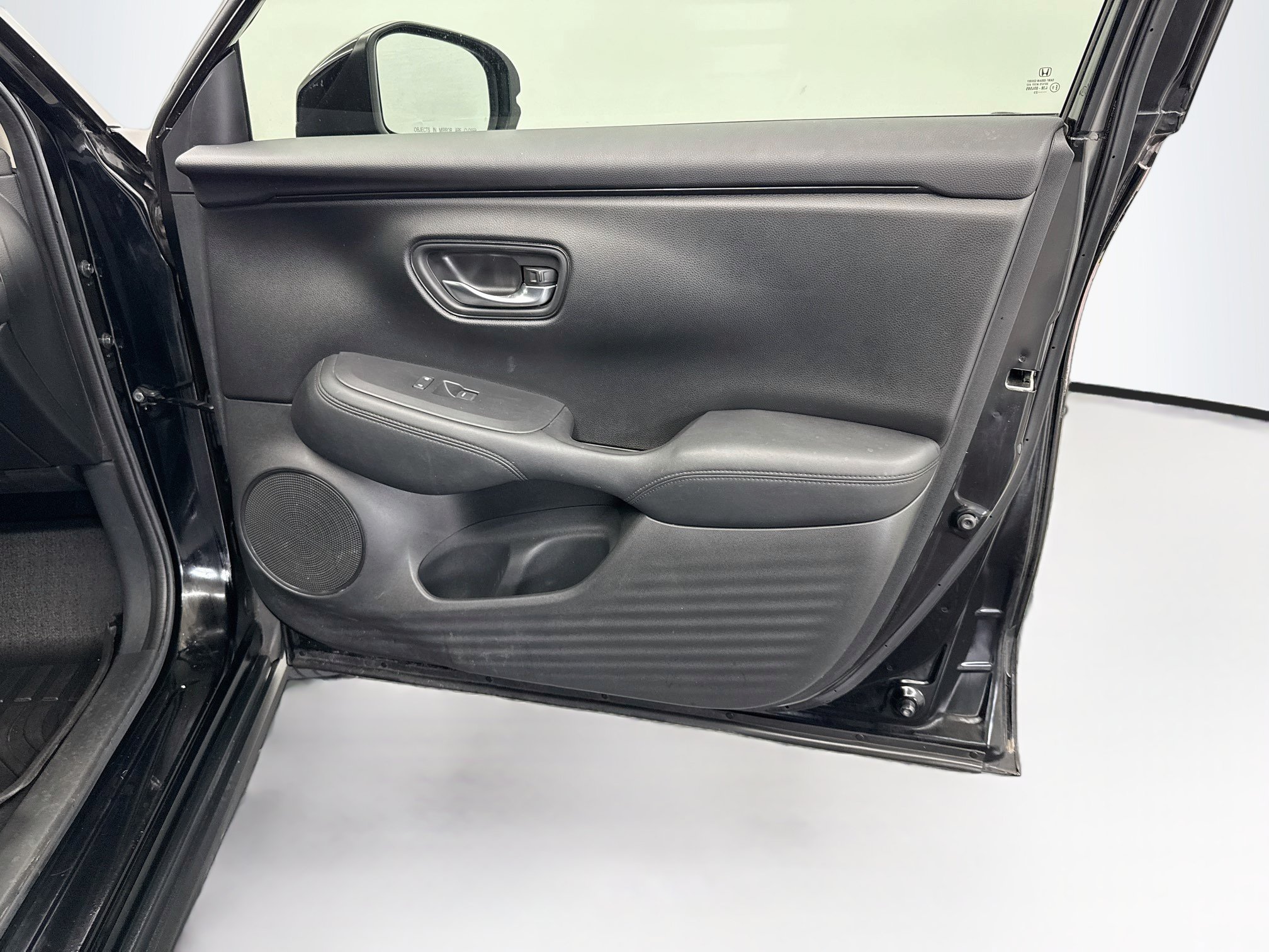 Used 2023 Honda HR-V LX image 30