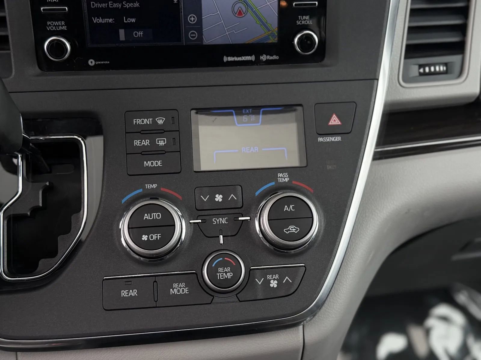 Used 2019 Toyota Sienna XLE w/ XLE Navigation Package FWD image 36
