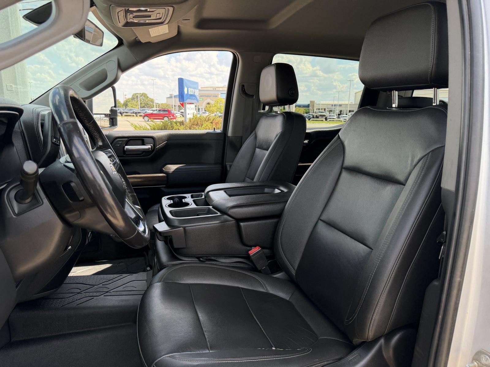 Used 2021 Chevrolet Silverado 1500 LT w/ Z71 Off-Road Package AWD/4WD image 27